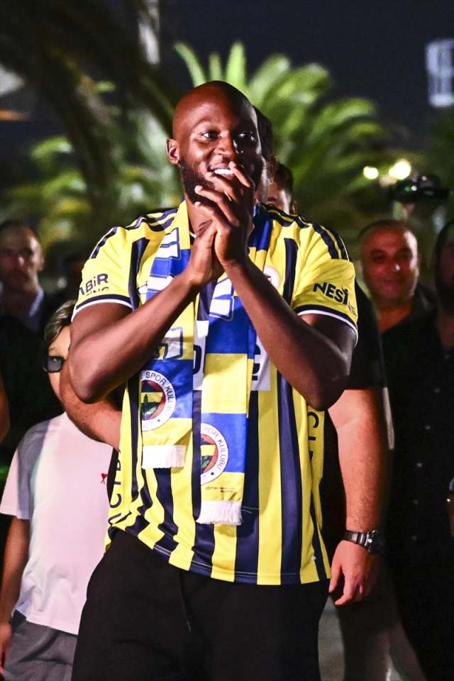 Fenerbahçe'nin yeni yıldızı Lukaku'nun ilk sözleri taraftarı mest etti