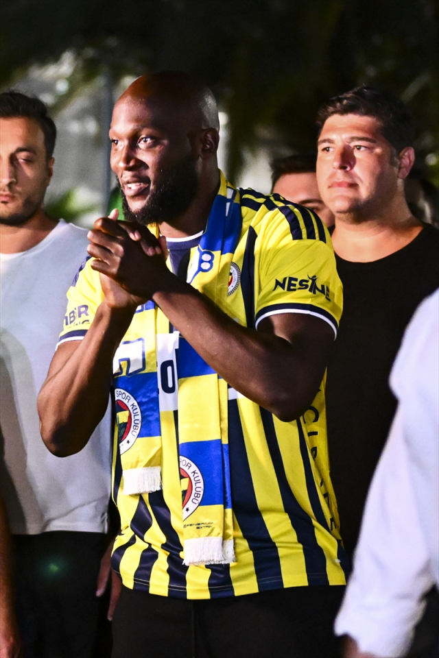 Fenerbahçe'nin yeni yıldızı Lukaku'nun ilk sözleri taraftarı mest etti