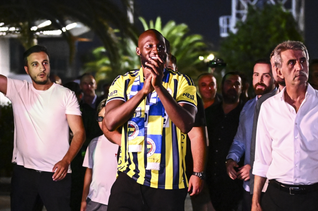 Fenerbahçe'nin yeni yıldızı Lukaku'nun ilk sözleri taraftarı mest etti