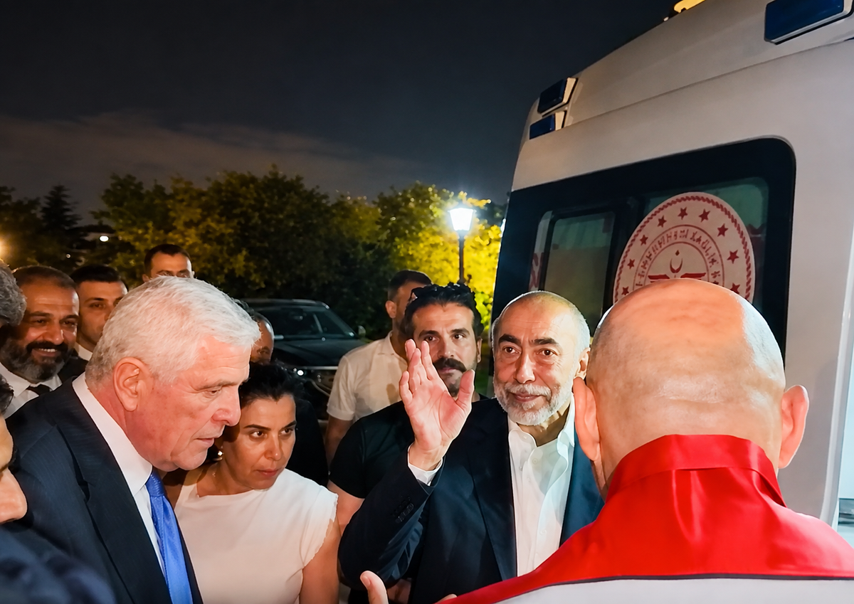 Hastaneden ambulansla Meclis\'e mi geldi? İYİ Partili Şefik Çirkin\'in "hayır" oyu için dikkat çeken iddia