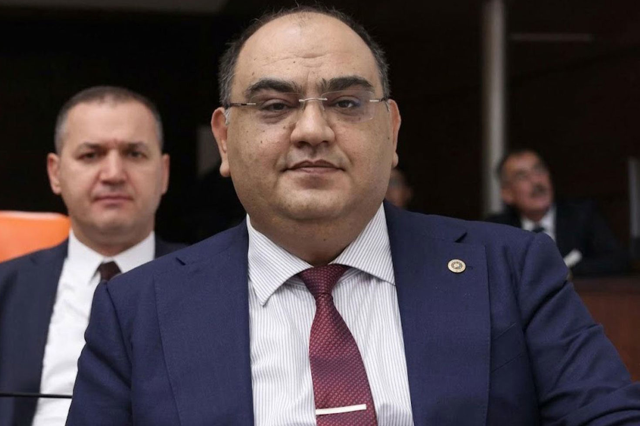 İYİ Parti'den istifa eden Gaziantep Milletvekili Mehmet Mustafa Gürban, AK Parti'ye katılacağını açıkladı