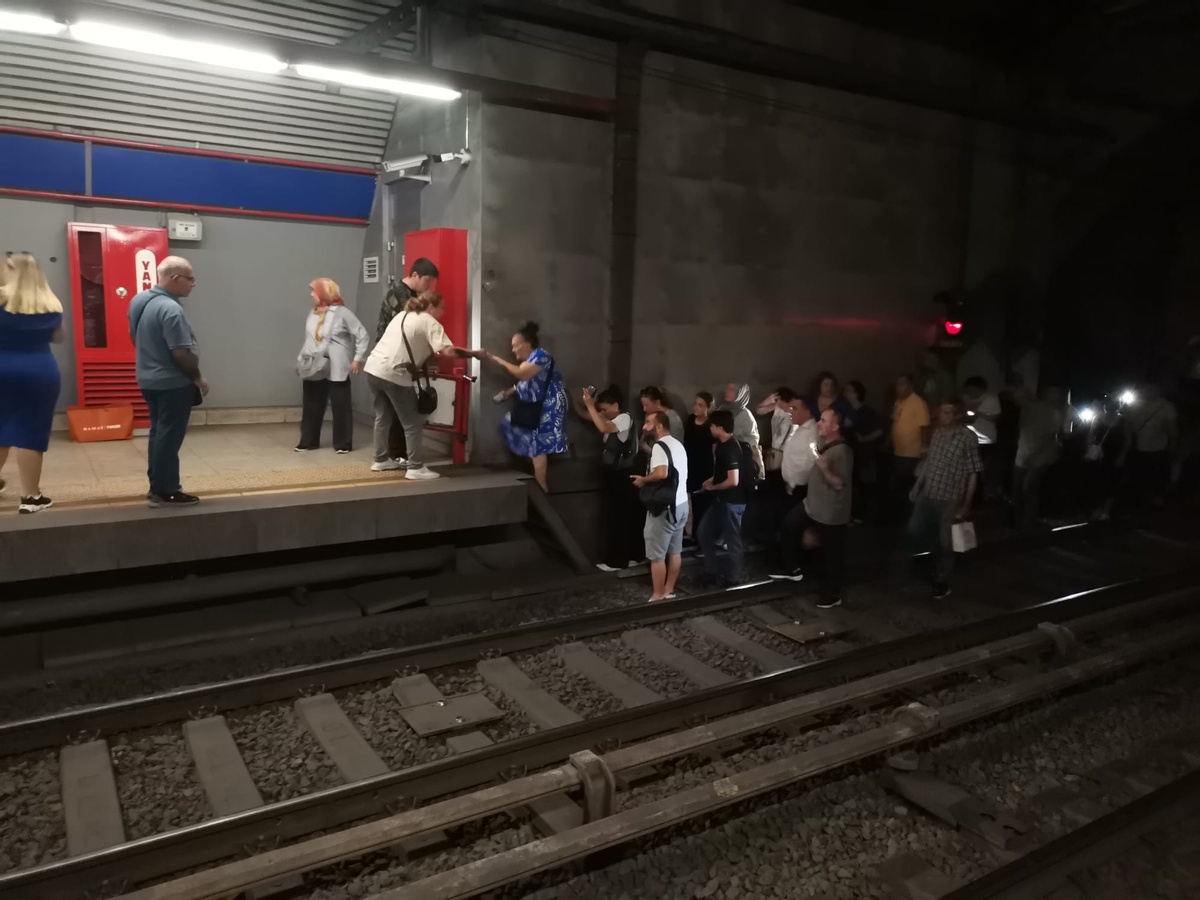 İzmir Metro’da Arıza Giderildi