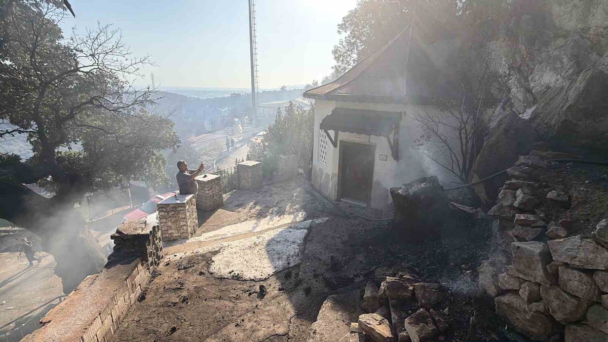 Edremit\'te Orman Yangını Kontrol Altında