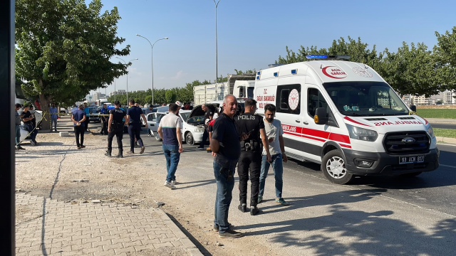 Kırmızı ışıkta kanlı pusu: 1 ölü, 2 yaralı