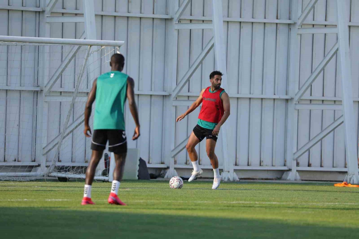 Konyaspor Çaykur Rizespor\'a Hazırlanıyor