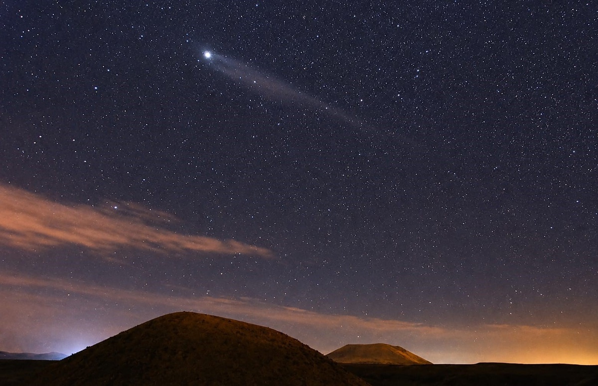 Meke Gölü\'nde Perseid Meteor Yağmuru Şöleni