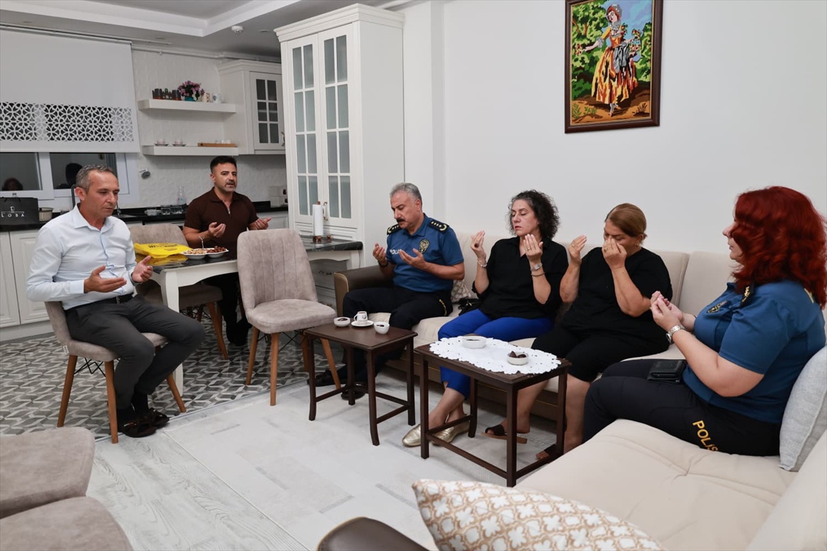 Mersin Emniyet Müdürü Şehit Ailesini Ziyaret Etti