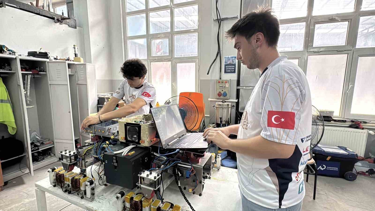 Karabük Üniversitesi\'nin Hyperloop Başarısı