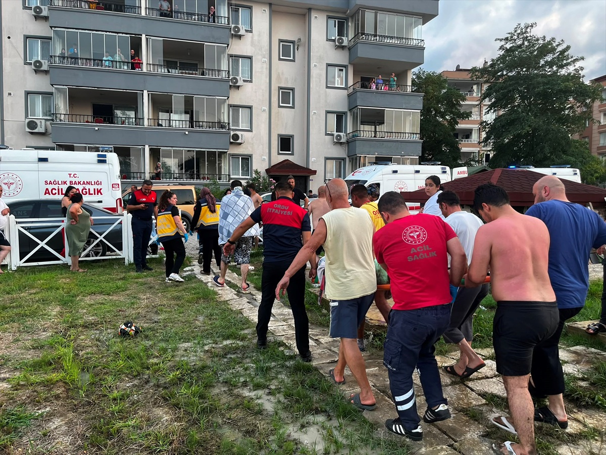 Ordu\'da Boğulma Tehlikesi Geçiren 3 Arkadaş Kurtarıldı