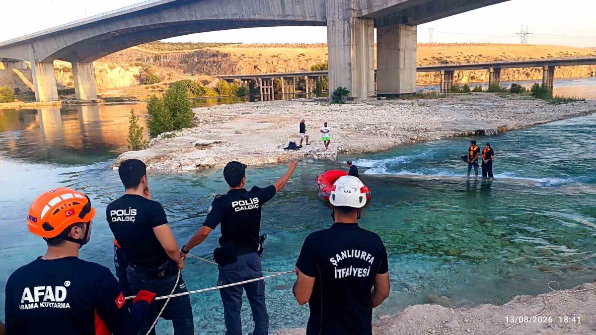 Fırat Nehri\'nde Mahsur Kalan 6 Kişi Kurtarıldı