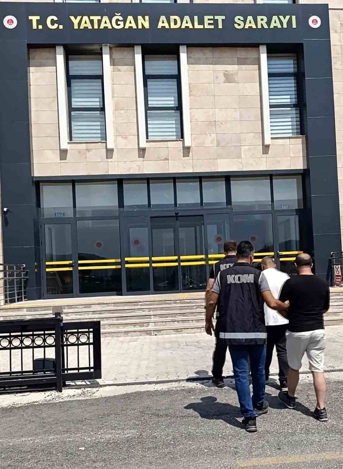 Muğla\'da kaçak sigara operasyonu: 2 tutuklama