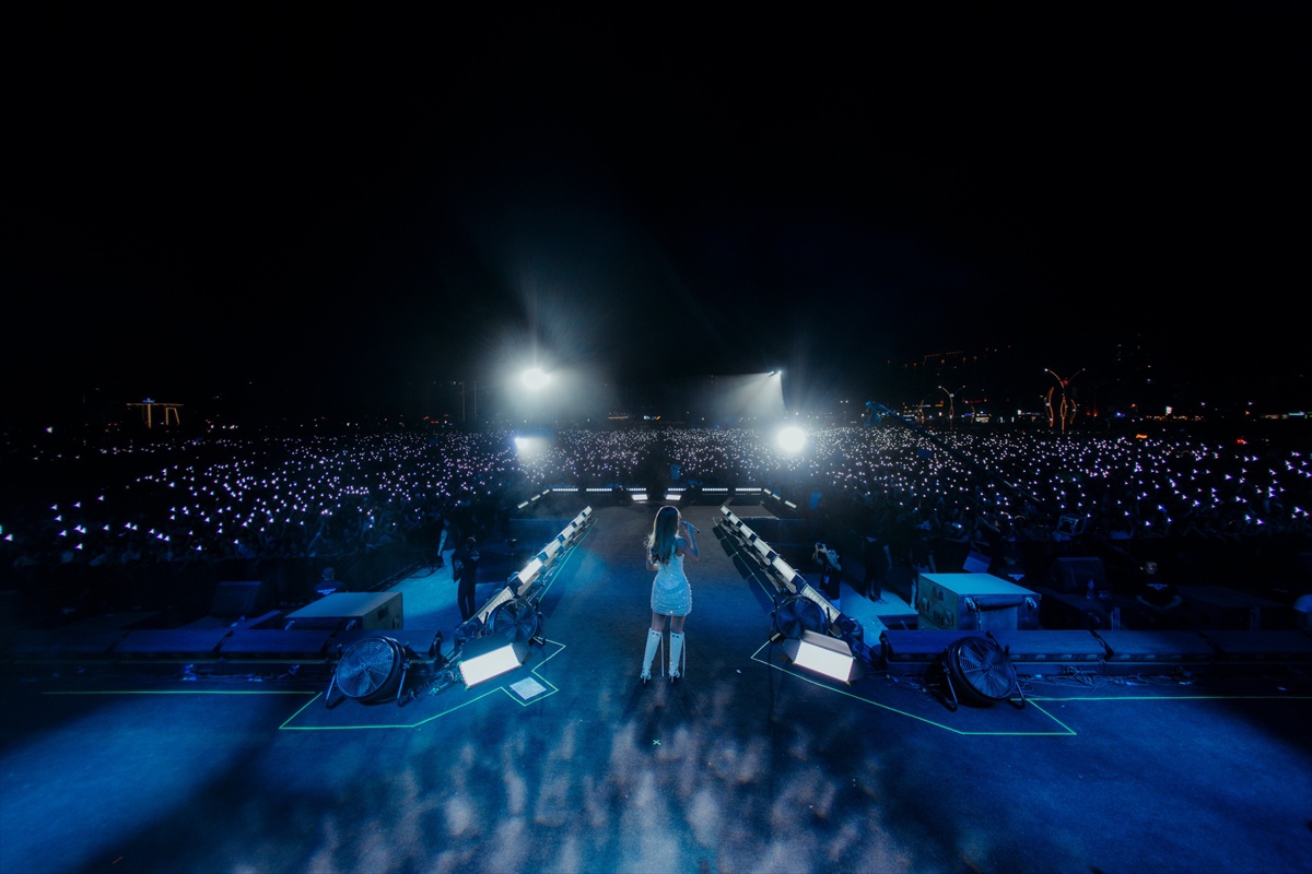 Derya Uluğ Malatya Festivali\'nde Konser Verdi