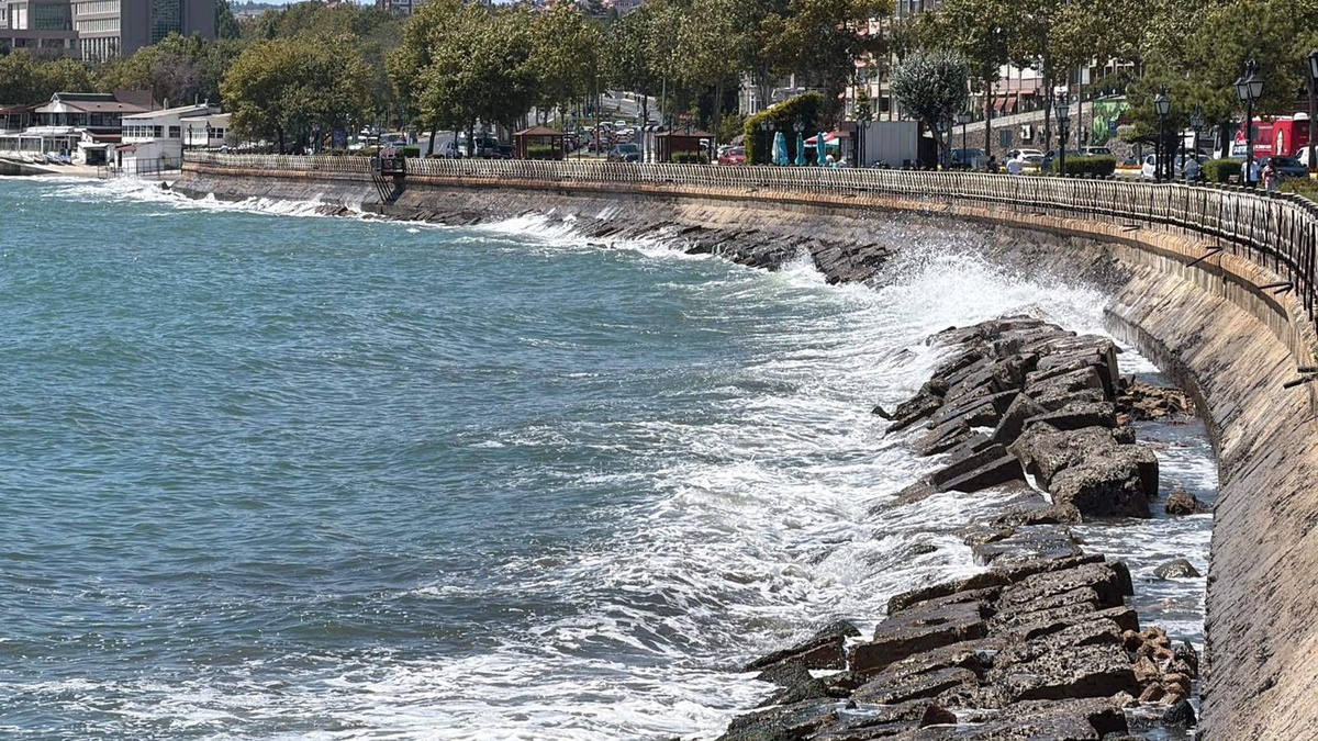 Tekirdağ\'da Fırtına Uçuşları İptal Etti