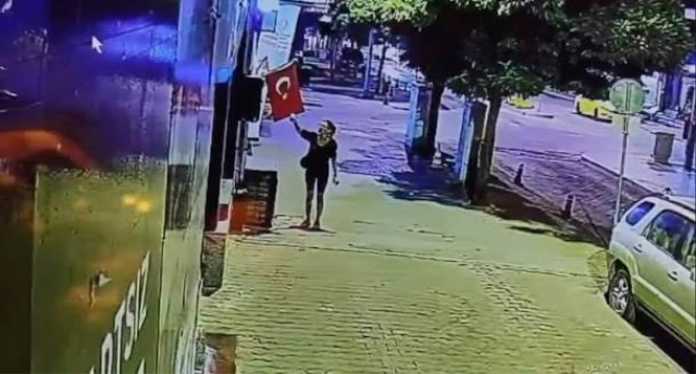 Ters kelepçe ile alındı! İşte bayrağımızı yakan o alçağın savunması
