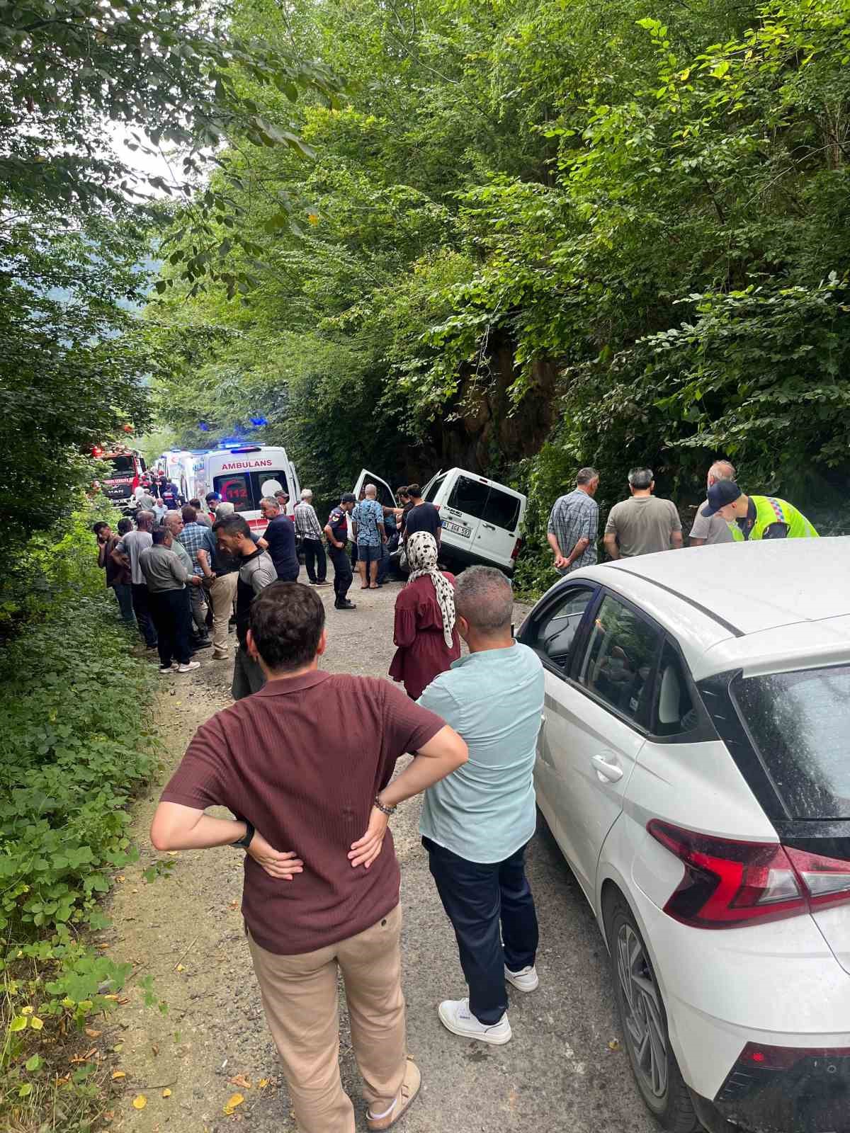 Araklı\'da Trafik Kazası: 5 Yaralı