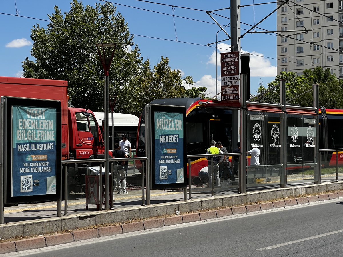 Tramvay Kazası: Bir Kadın Ağır Yaralı