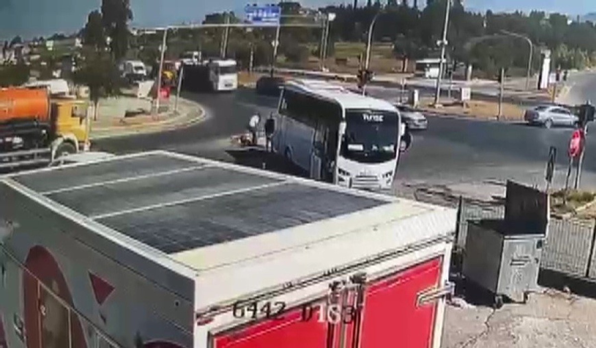 Antalya\'da Tur Midibüsü Trafik Kazası