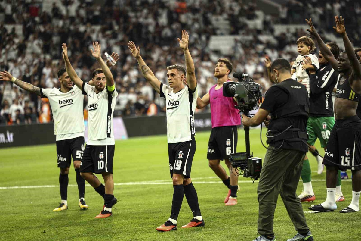 Beşiktaş, Hradec Kralove\'u Geçti
