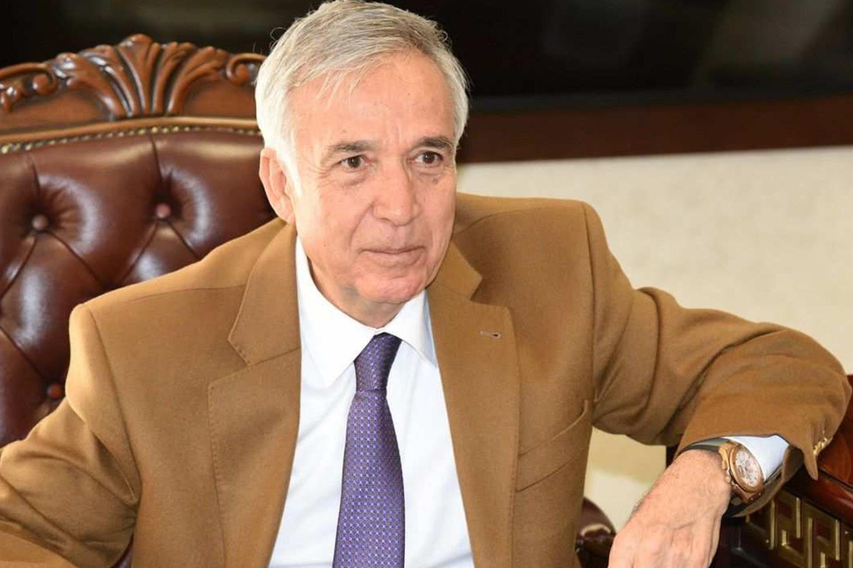 Ünlü gazeteci Yavuz Donat 11. Anadolu Medya Ödülleri\'ni köşesine taşıdı