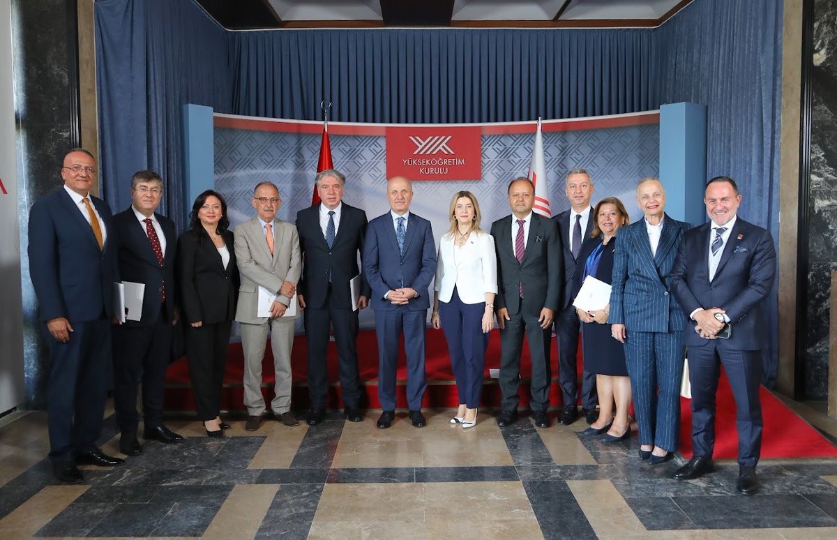 Yeni rektörlere mazbataları YÖK\'te takdim edildi