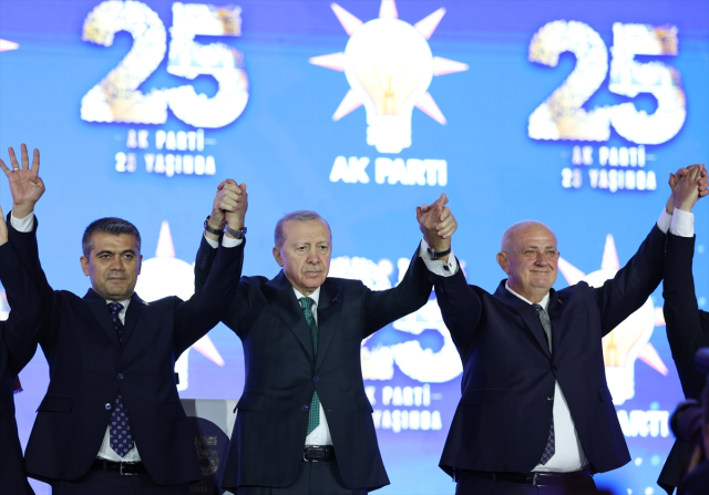3 farklı partiden 7 belediye başkanı AK Parti'de! İşte o isimler