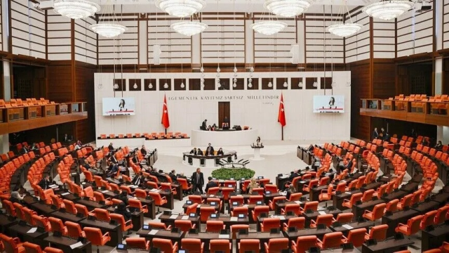 3 milletvekili daha AK Parti'ye katıldı! Rozetlerini Cumhurbaşkanı Erdoğan bizzat taktı