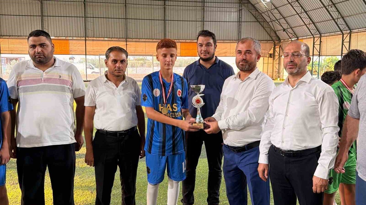 Kur\'an Kursları Futbol Turnuvası Şampiyonu Çağrı Camii