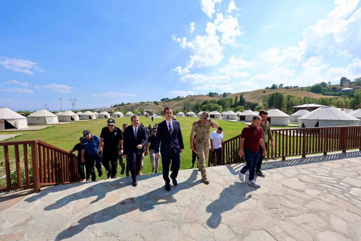Vali Karakaya\'dan Ahlat\'ta Zafer Yıldönümü Hazırlık İncelemesi