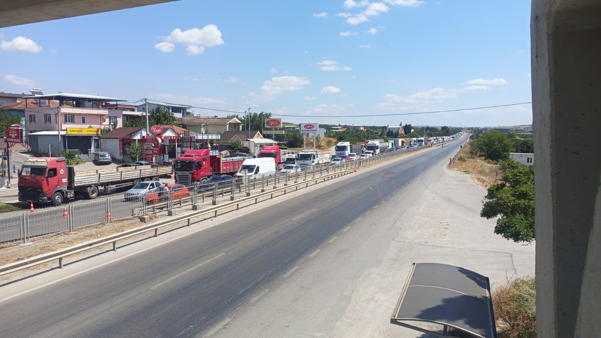 Bursa\'da Anız Yangını Trafiği Aksattı