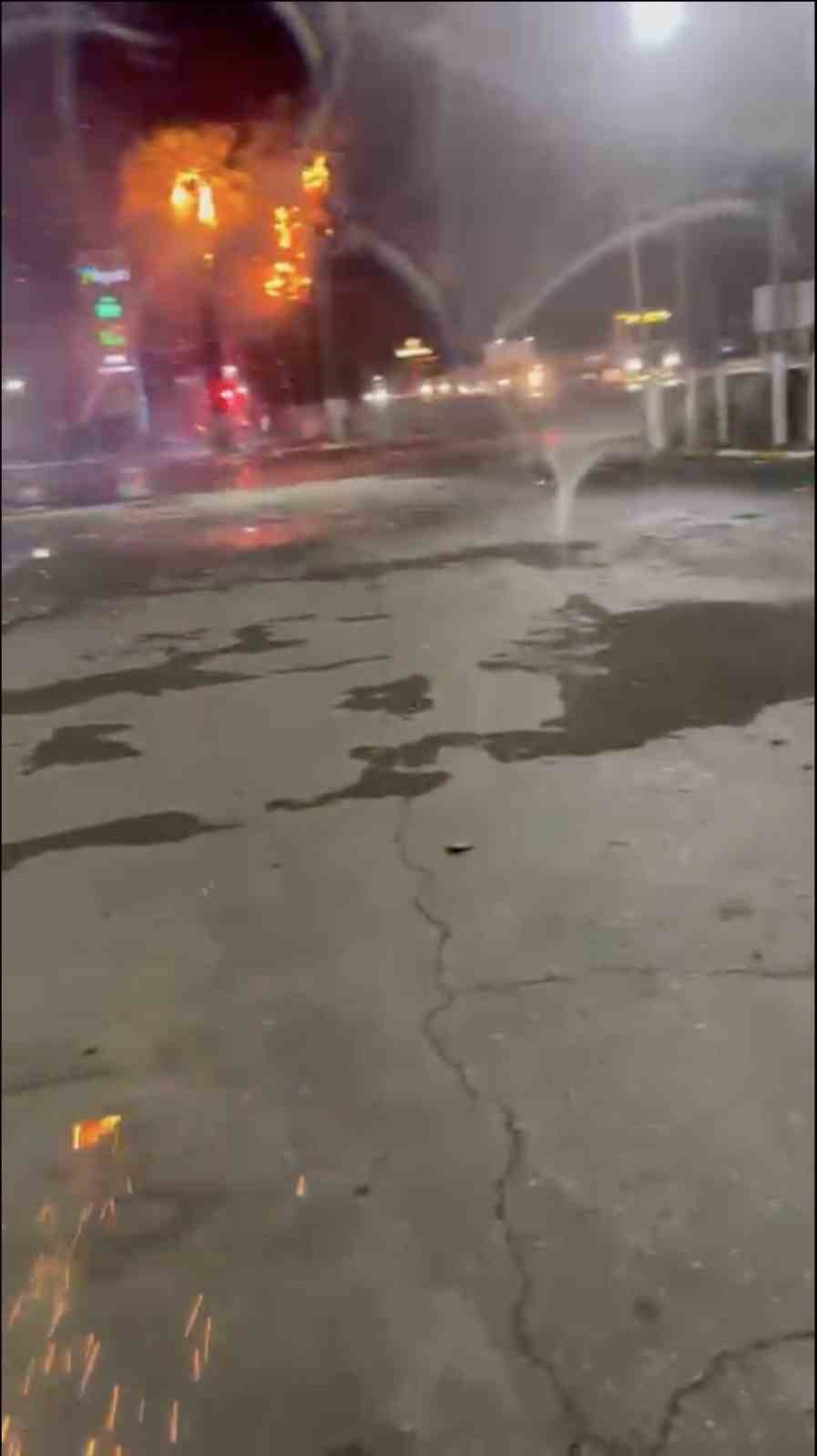 Ayvalık\'ta Fabrikada Yangın Çıktı