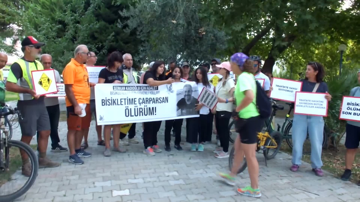 Bisikletliler İçin Güvenli Yollar Talebi