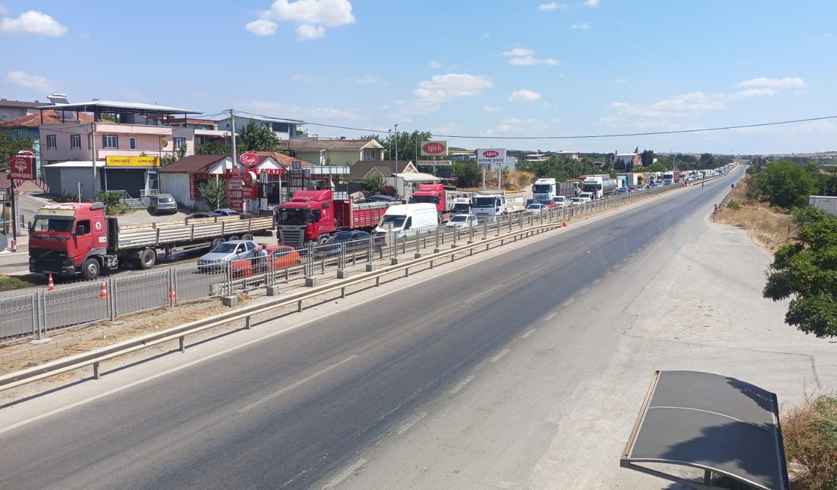 Bursa\'da Anız Yangını Trafiği Felç Etti