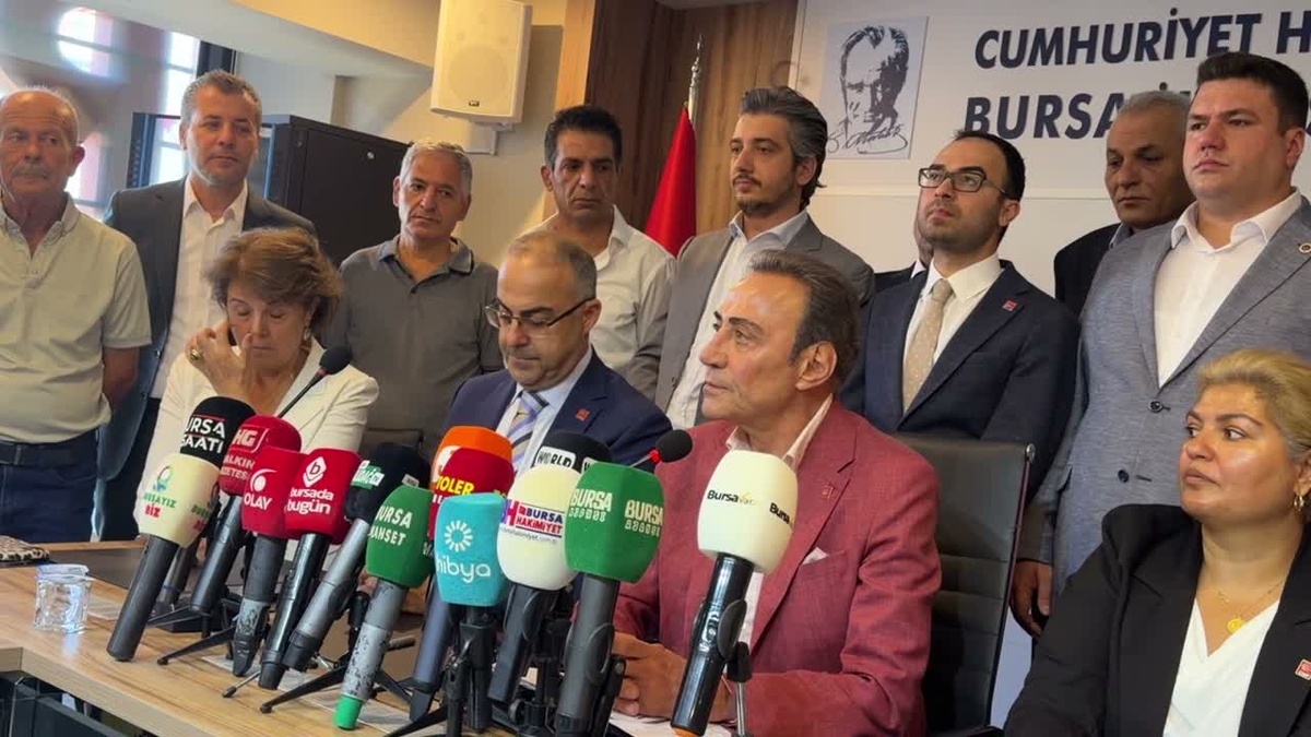 CHP\'li Şimşek\'ten Özgür Özel\'e sert eleştiri: Acelen ne?