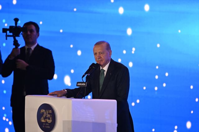 Cumhurbaşkanı Erdoğan'dan AK Parti'nin 25. yıl kutlamasında tarihi mesajlar