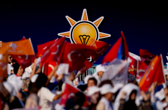 Cumhurbaşkanı Erdoğan, AK Parti'nin 25. yıl kutlamasında açıklamalarda bulunuyor
