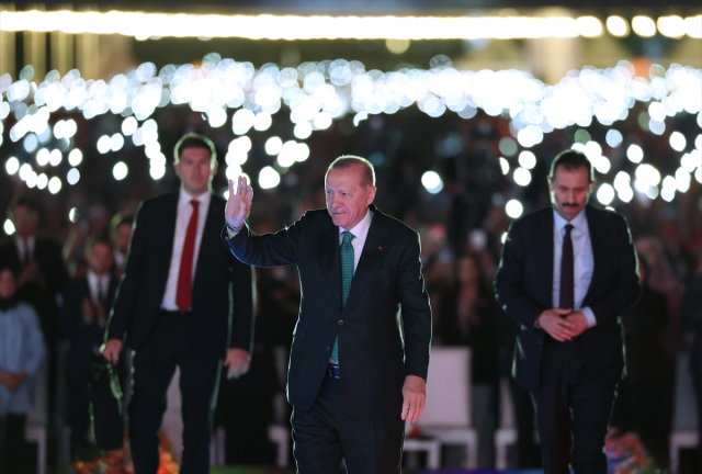 Cumhurbaşkanı Erdoğan'dan AK Parti'nin 25. yıl kutlamasında tarihi mesajlar