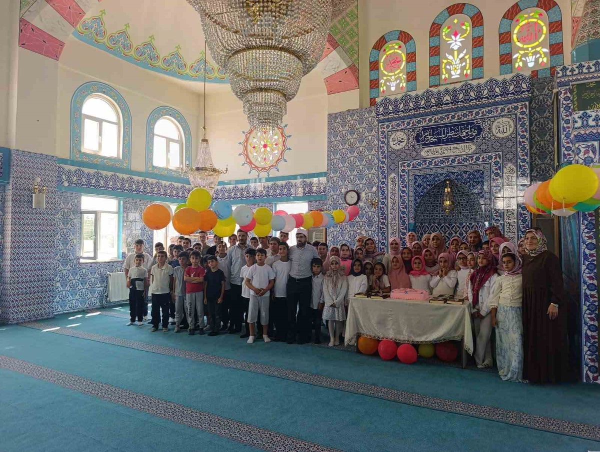 Şehitlik Camii Yaz Kur\'an Kursu Tamamlandı