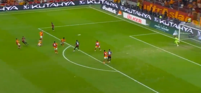 Galatasaray'a soğuk duş! 2 dakikada 2 gol geldi, taraftarlar delirdi
