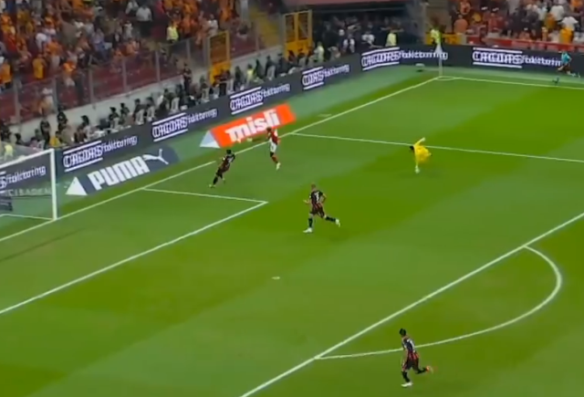 Galatasaray'a soğuk duş! 2 dakikada 2 gol geldi, taraftarlar delirdi