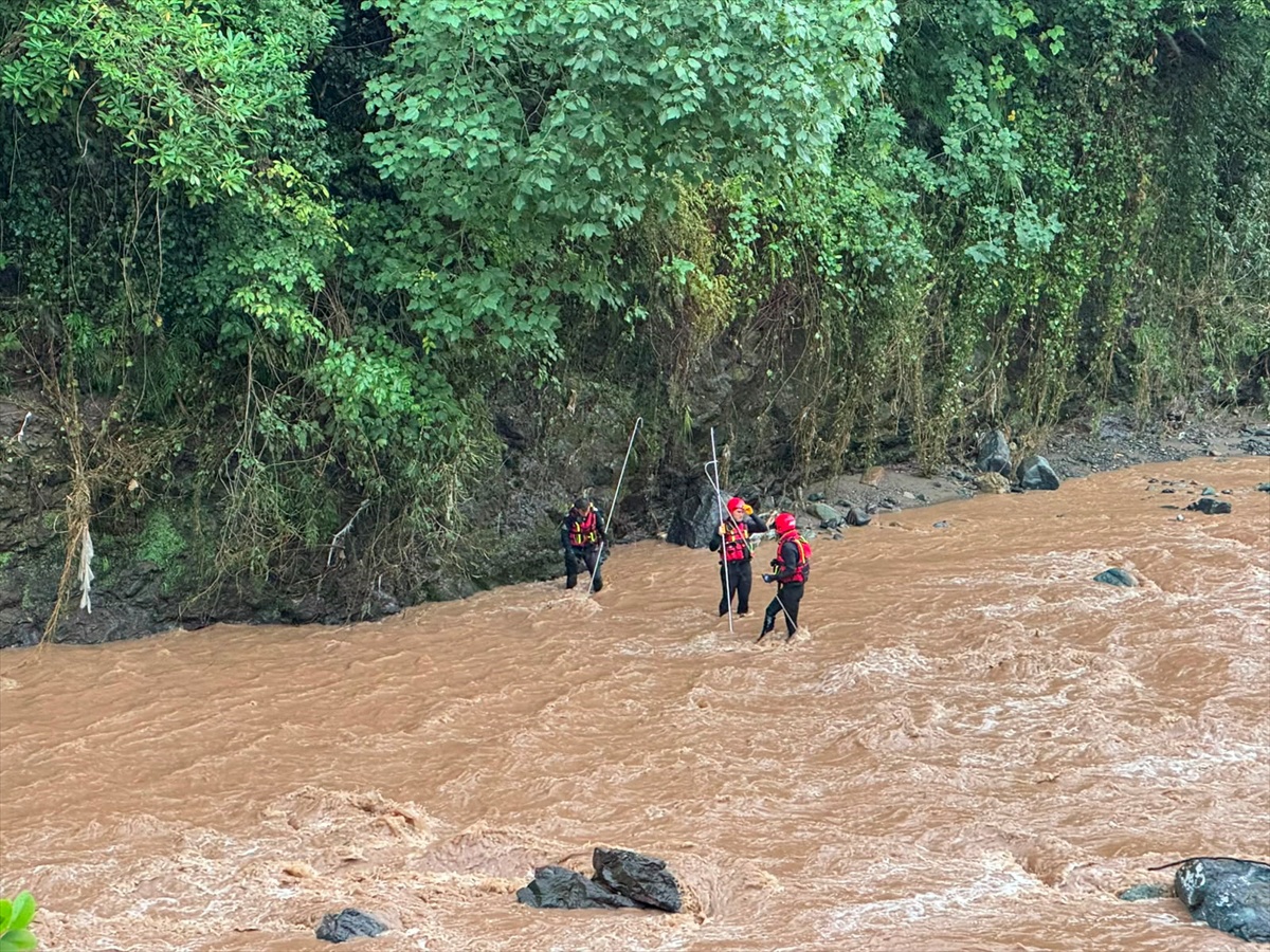 Giresun\'da Sel Felaketi: İki Kişi Aranıyor