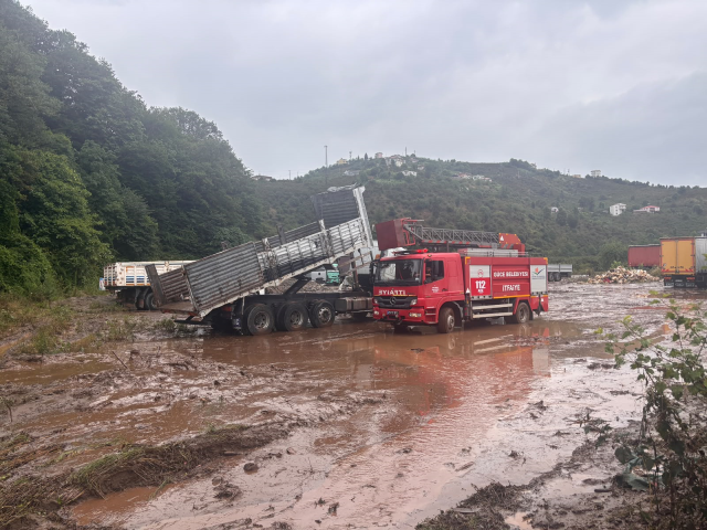 Giresun'da şiddetli yağış! Keşap ilçesinde sele kapılan 2 kişi kayboldu