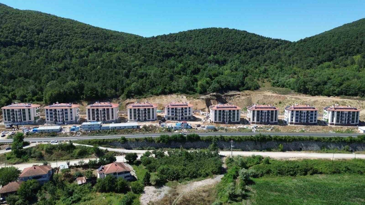 Gölyaka\'da TOKİ Konutları Hızla İlerliyor