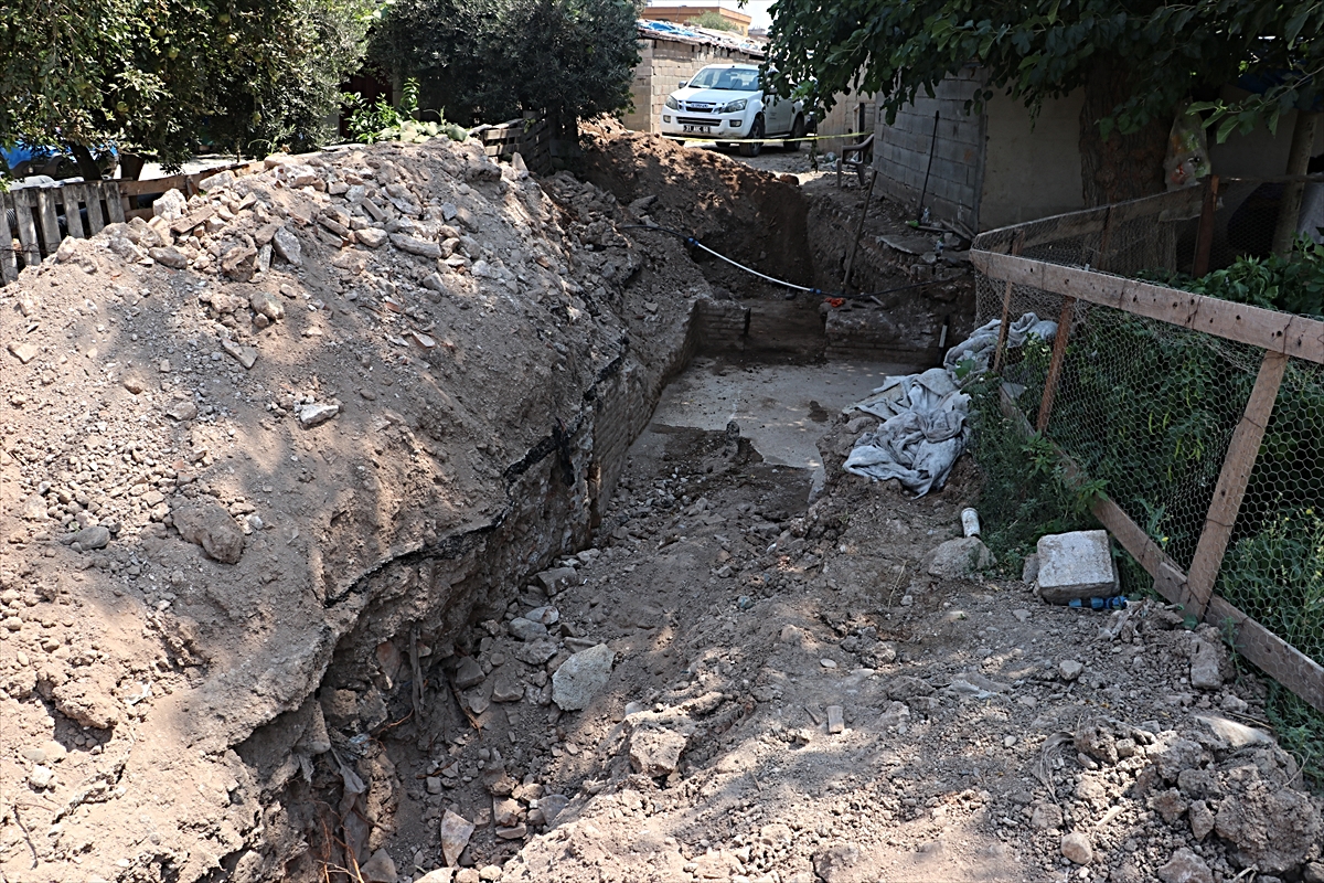 Reyhanlı\'da Altyapı Çalışmasında Tarihi Kalıntılar Bulundu
