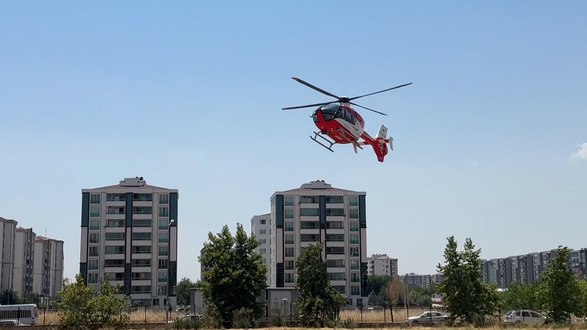 Diyarbakır\'da Ambulans Helikopterle 128 Hasta Taşındı