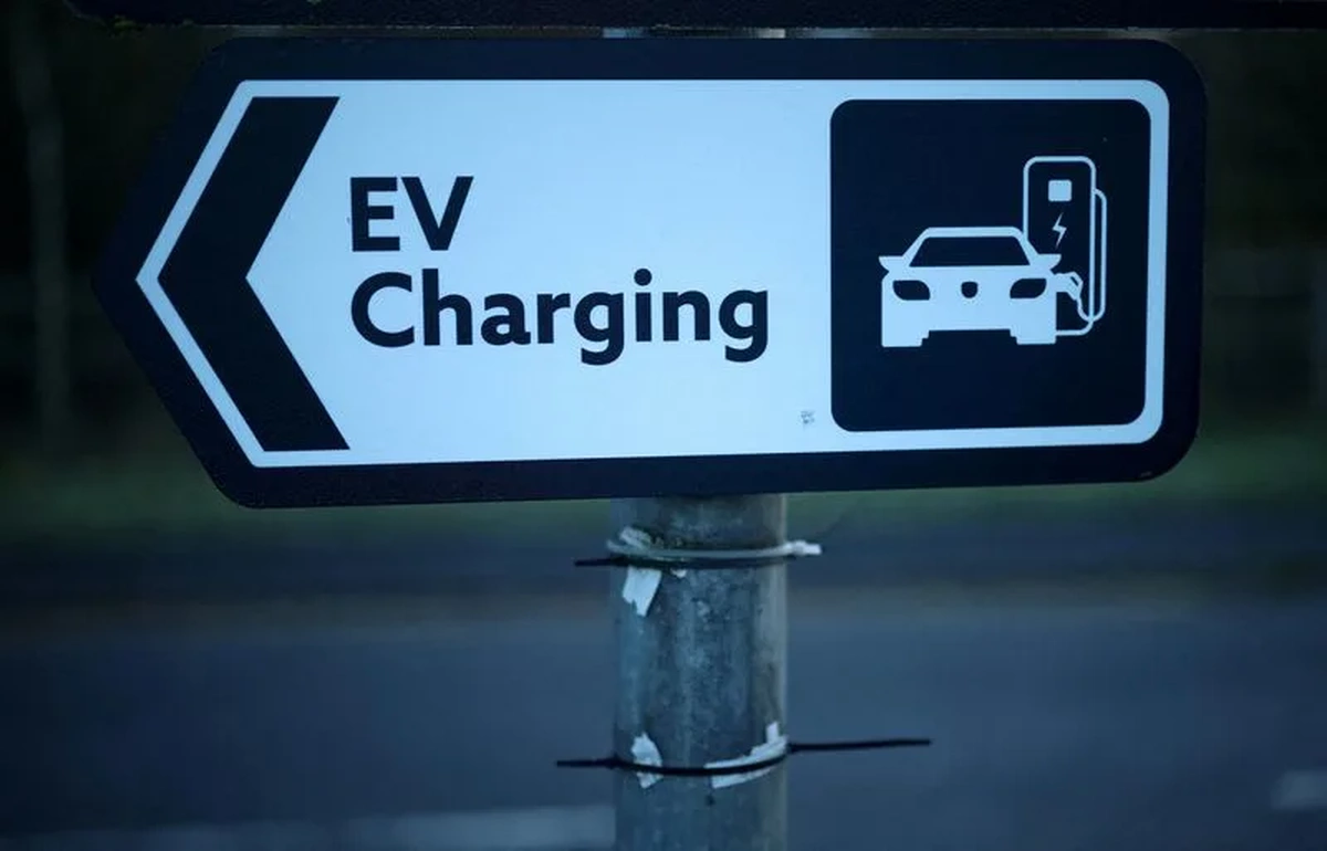 Britanya, Elektrikli Araç Hedeflerini Gözden Geçiriyor