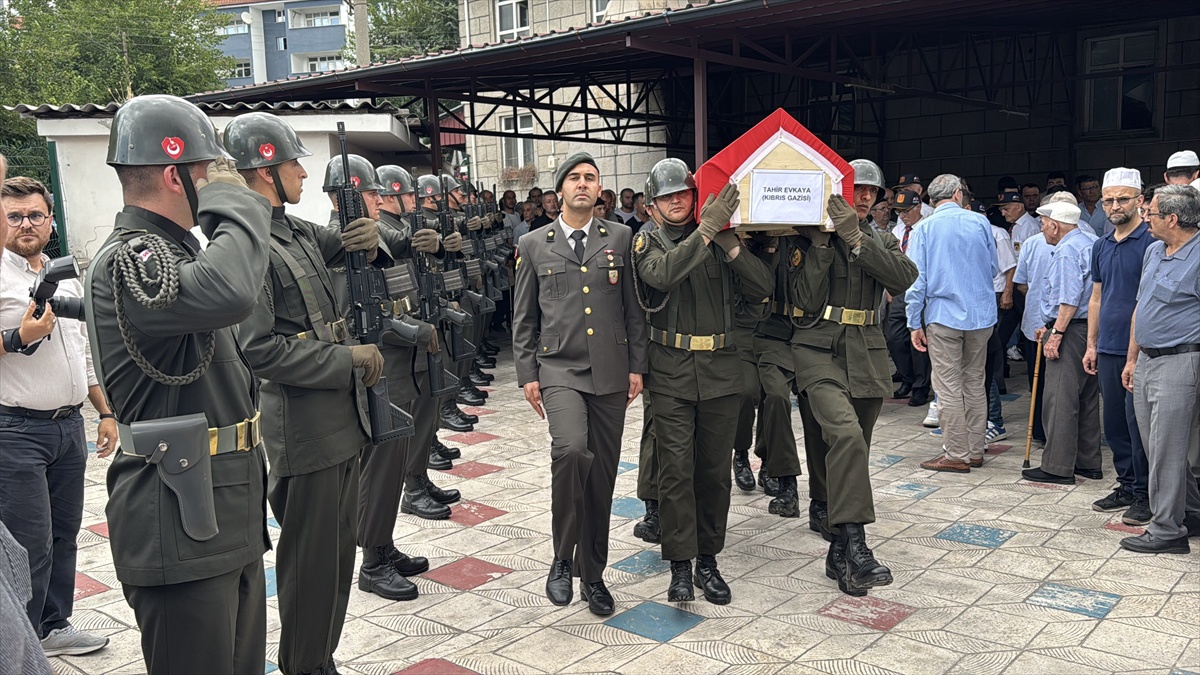 Kıbrıs Gazisi Tahir Evkaya Karabük\'te Son Yolculuğuna Uğurlandı