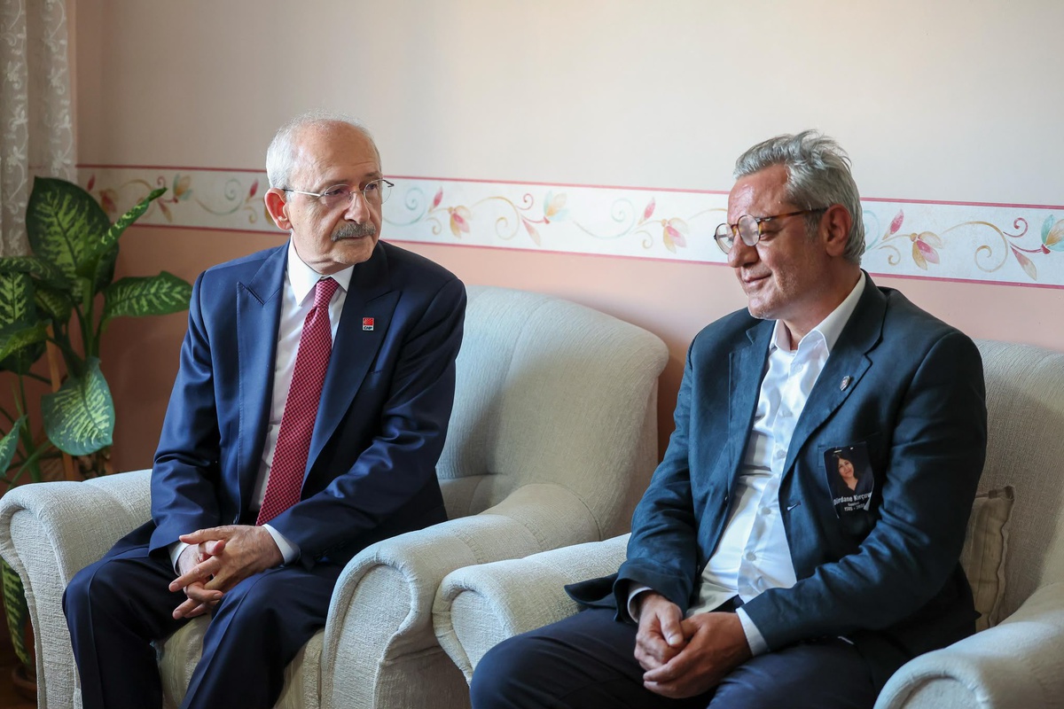 Kılıçdaroğlu\'ndan Dürdane Kırçuval\'a Taziye Ziyareti