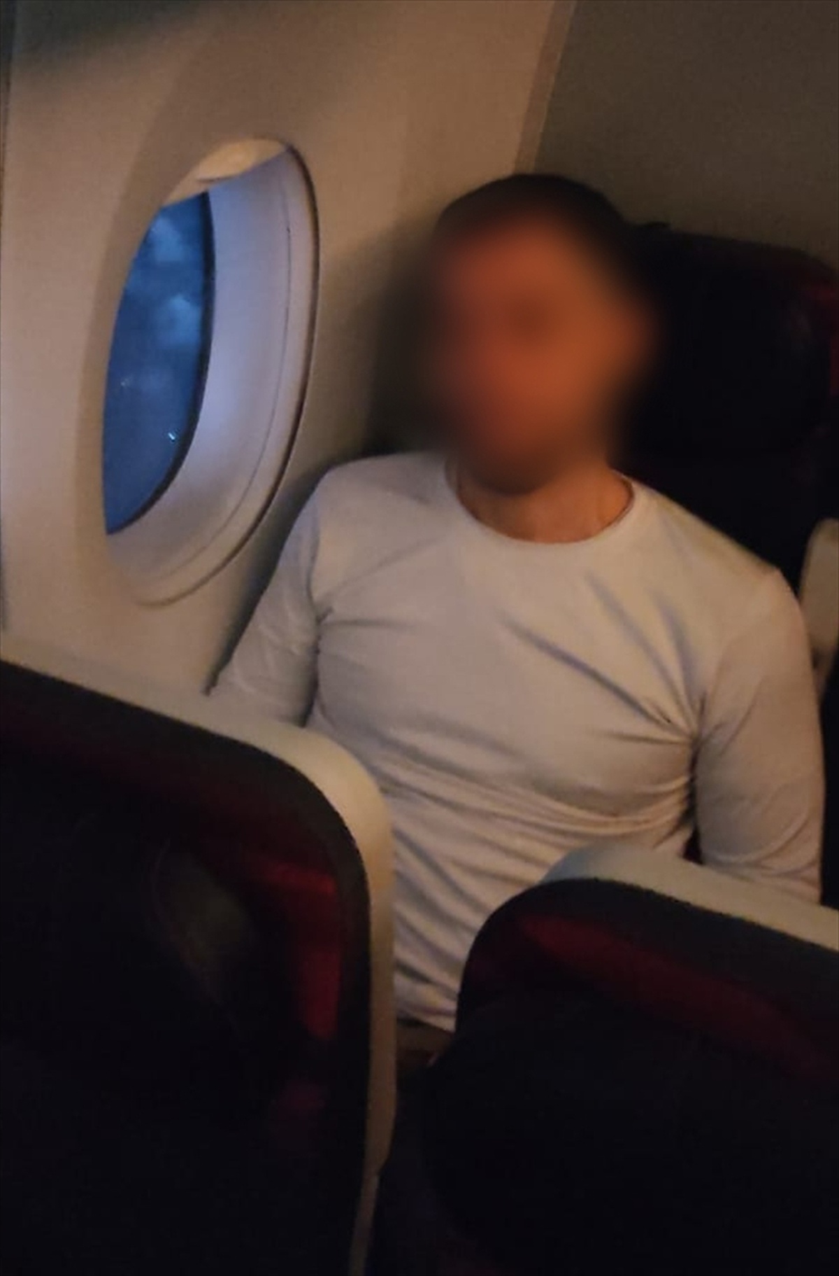 Kırmızı Bültenle Aranan Suç Lideri Türkiye\'ye İade Edildi