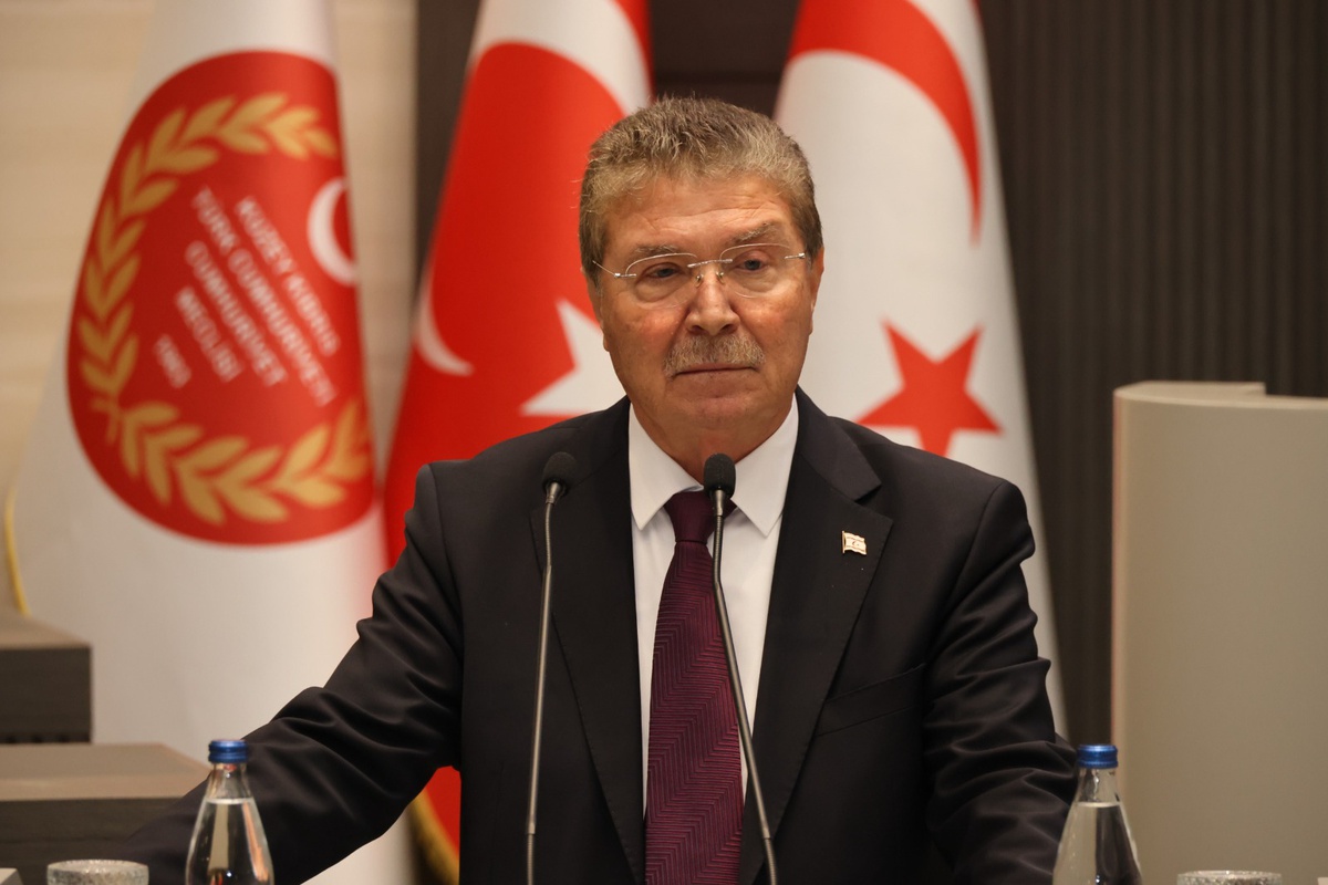 Üstel\'den AK Parti\'nin 25. yıl dönümüne övgü