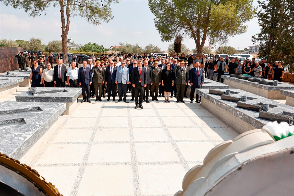 Şehitler Anma Töreni: Erhürman ve Üstel\'den Mesajlar